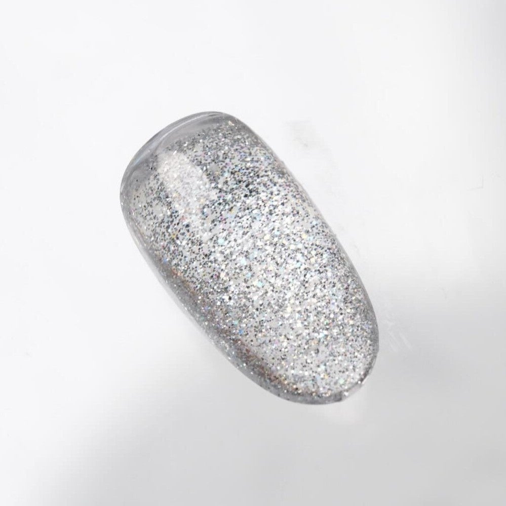 マオジェルから「emi」 ×「mao gel」コラボフラッシュラメジェルが登場