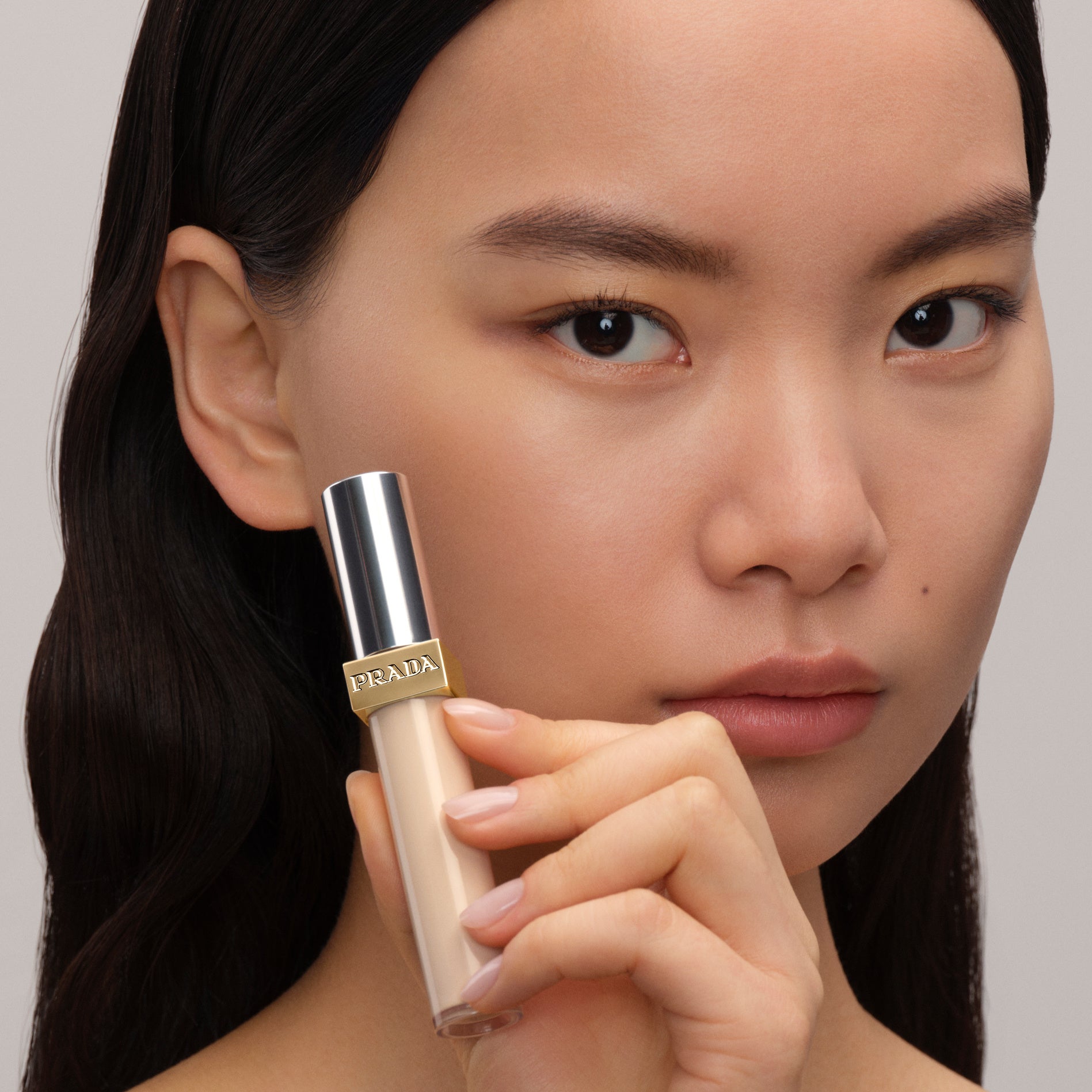 プラダ ビューティ＞ 新ベースメイクアイテムが3種登場 | 日本ロレアル