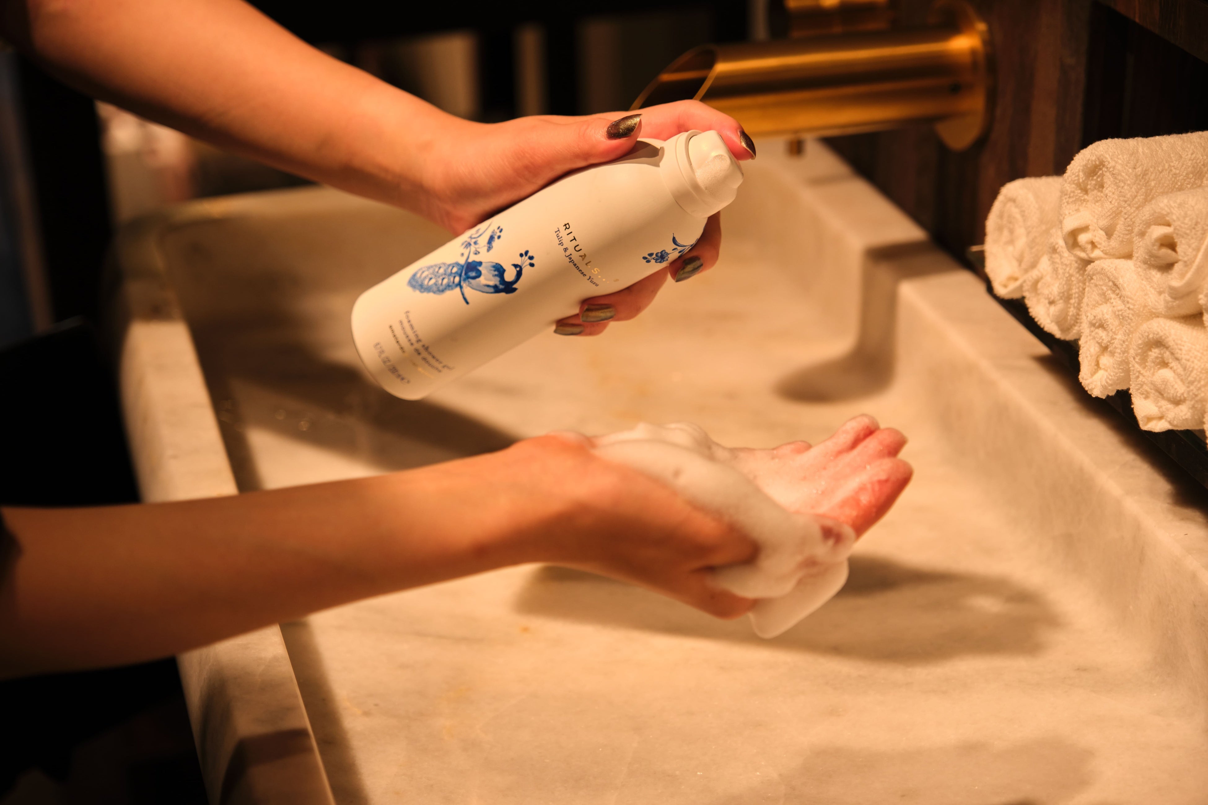 フォーミング シャワージェルは世界中で1秒に1本販売*！オランダ発