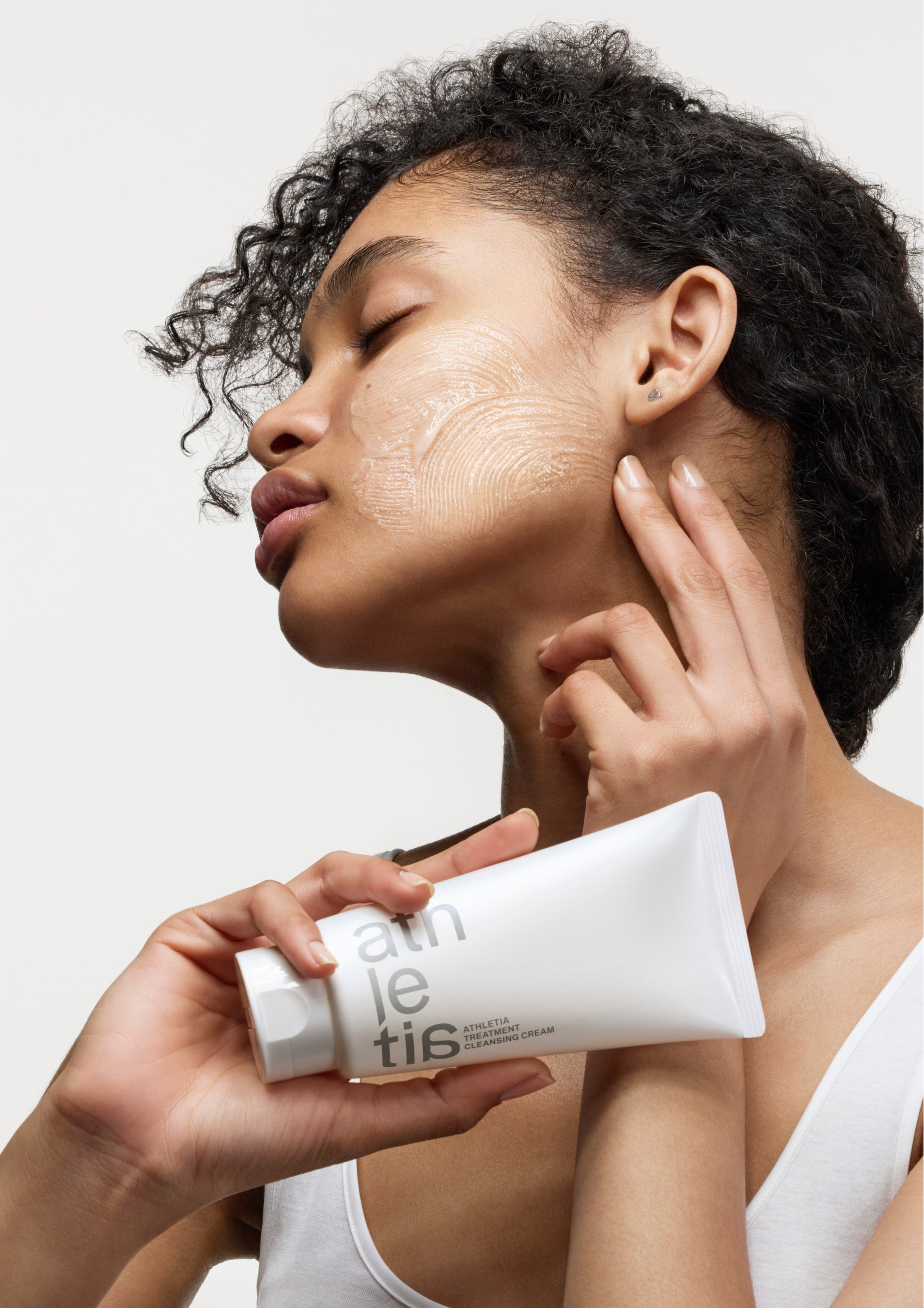 athletia＜アスレティア＞から、肌と心を解きほぐし、うるおい満ちる