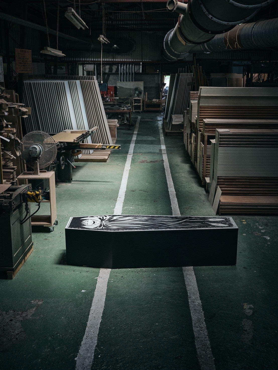 GRAVE TOKYO、ホラー漫画の巨匠・伊藤潤二氏とのコラボレーション棺