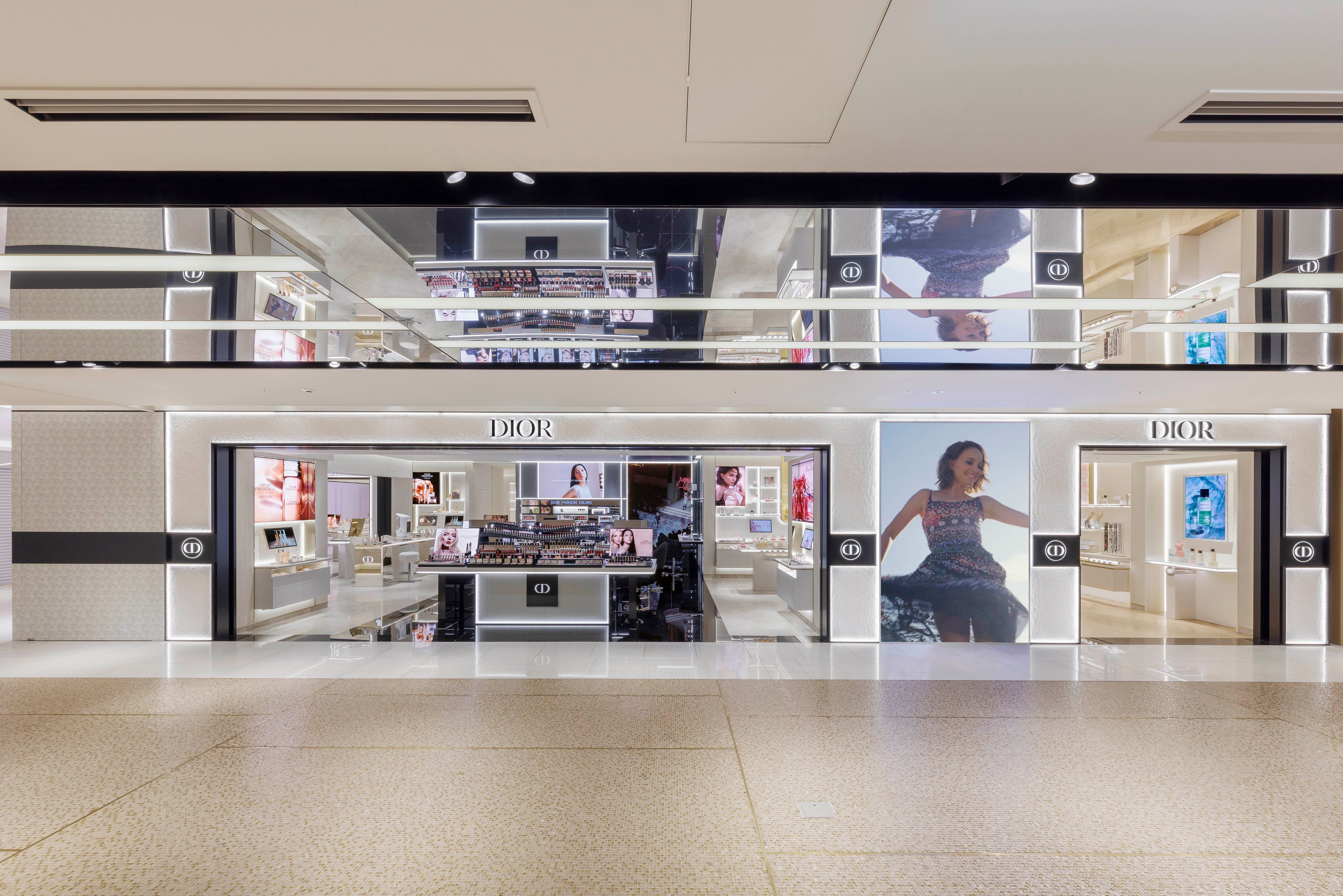 ニュールック」をコンセプトに掲げる世界初の店舗ハウス オブ