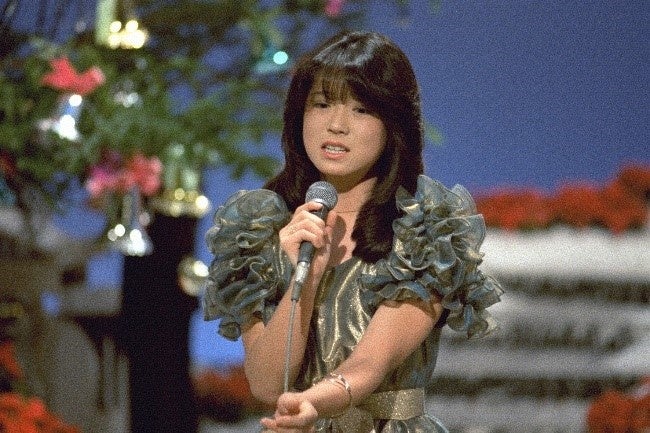 時代を超えて今なお愛され続ける歌姫、中森明菜の夜ヒット超貴重歌唱