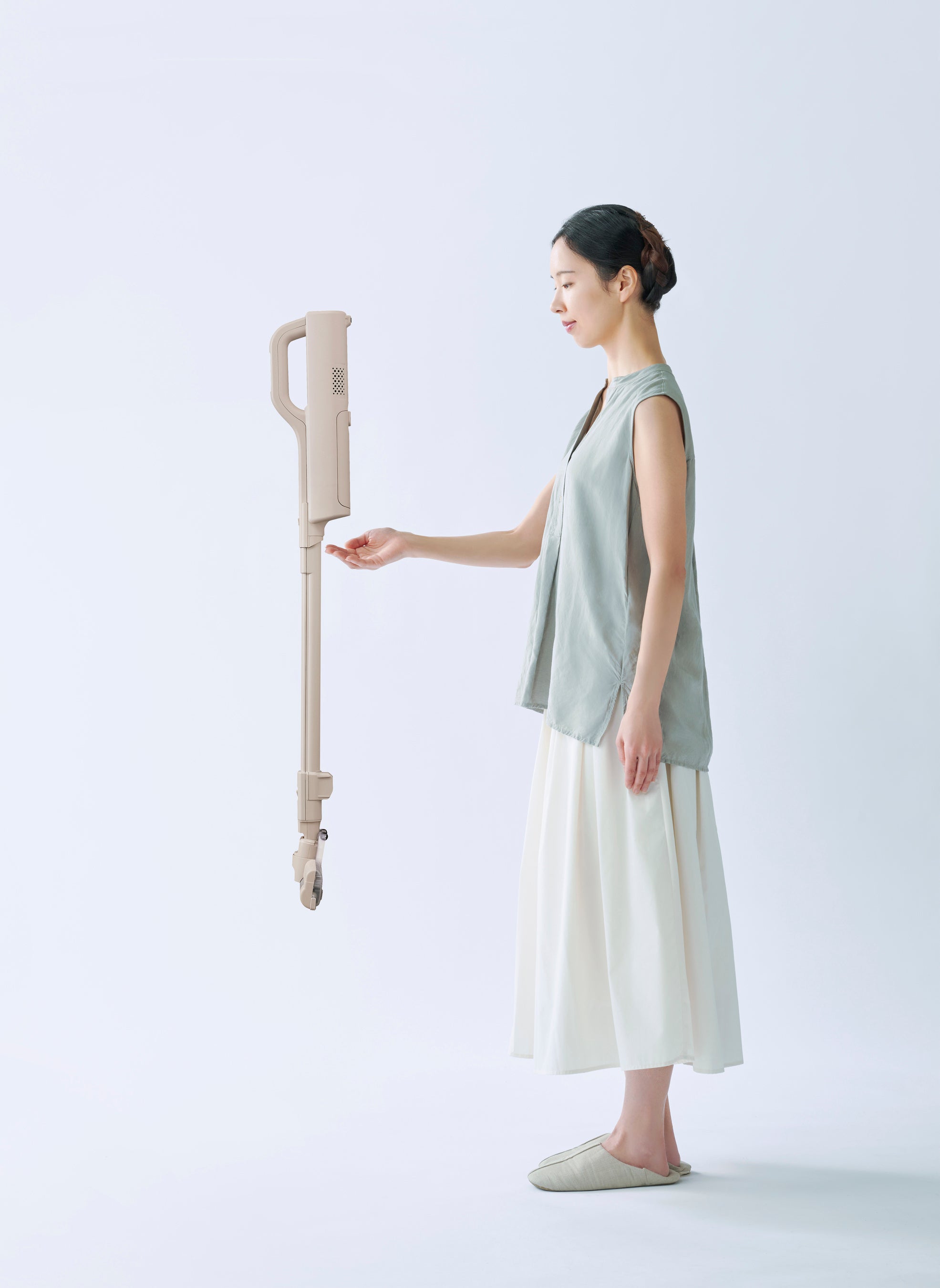 当社史上最軽量※1約1.1㎏ながら強力吸引「充電式紙パックスティック