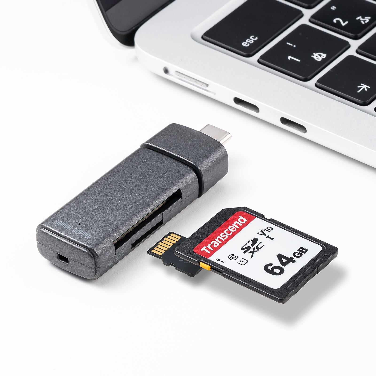 スライド式キャップのコンパクトなSD/microSDカードリーダーを1月28日