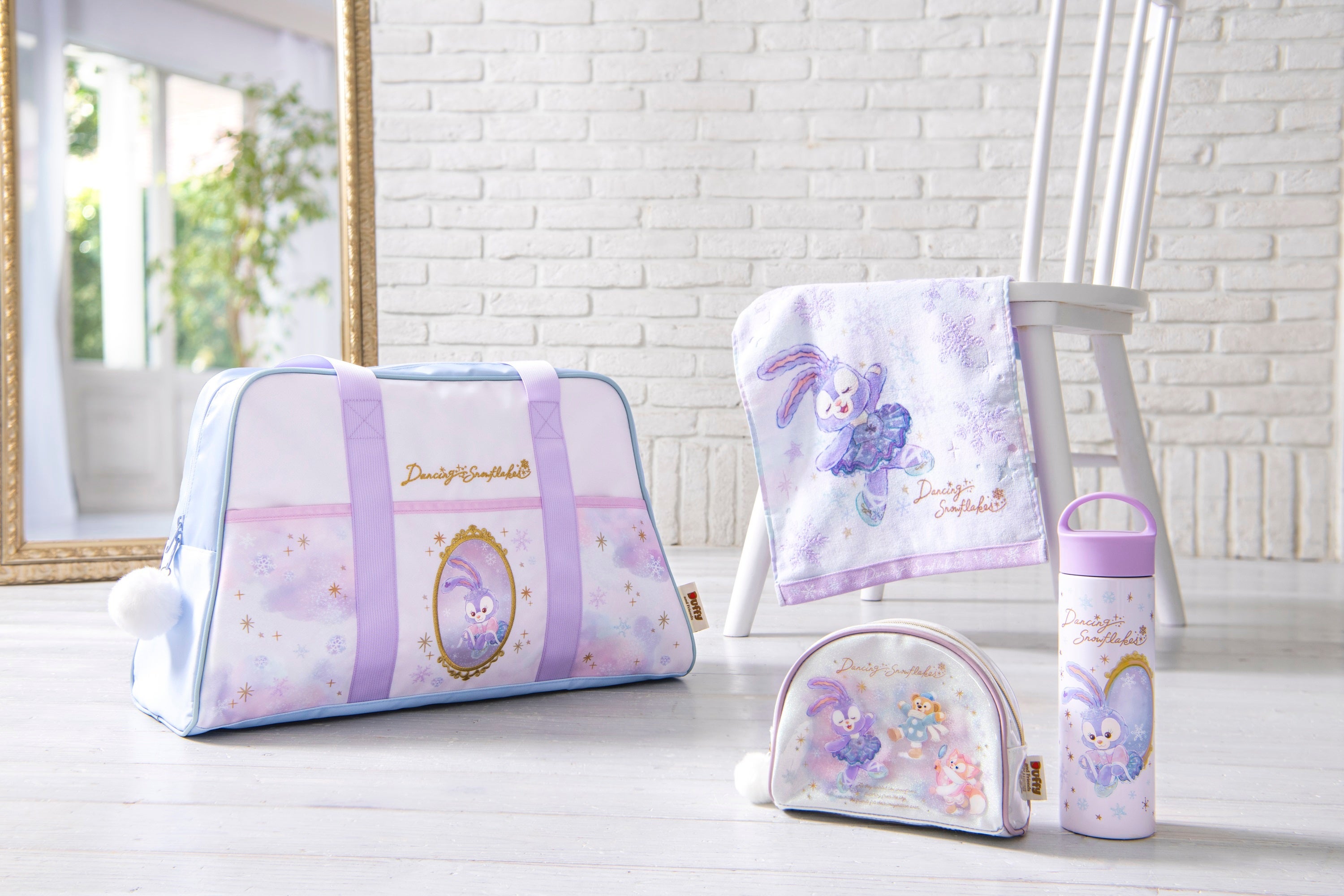 ダッフィー＆フレンズのダンシング・スノーフレークス」グッズやフード