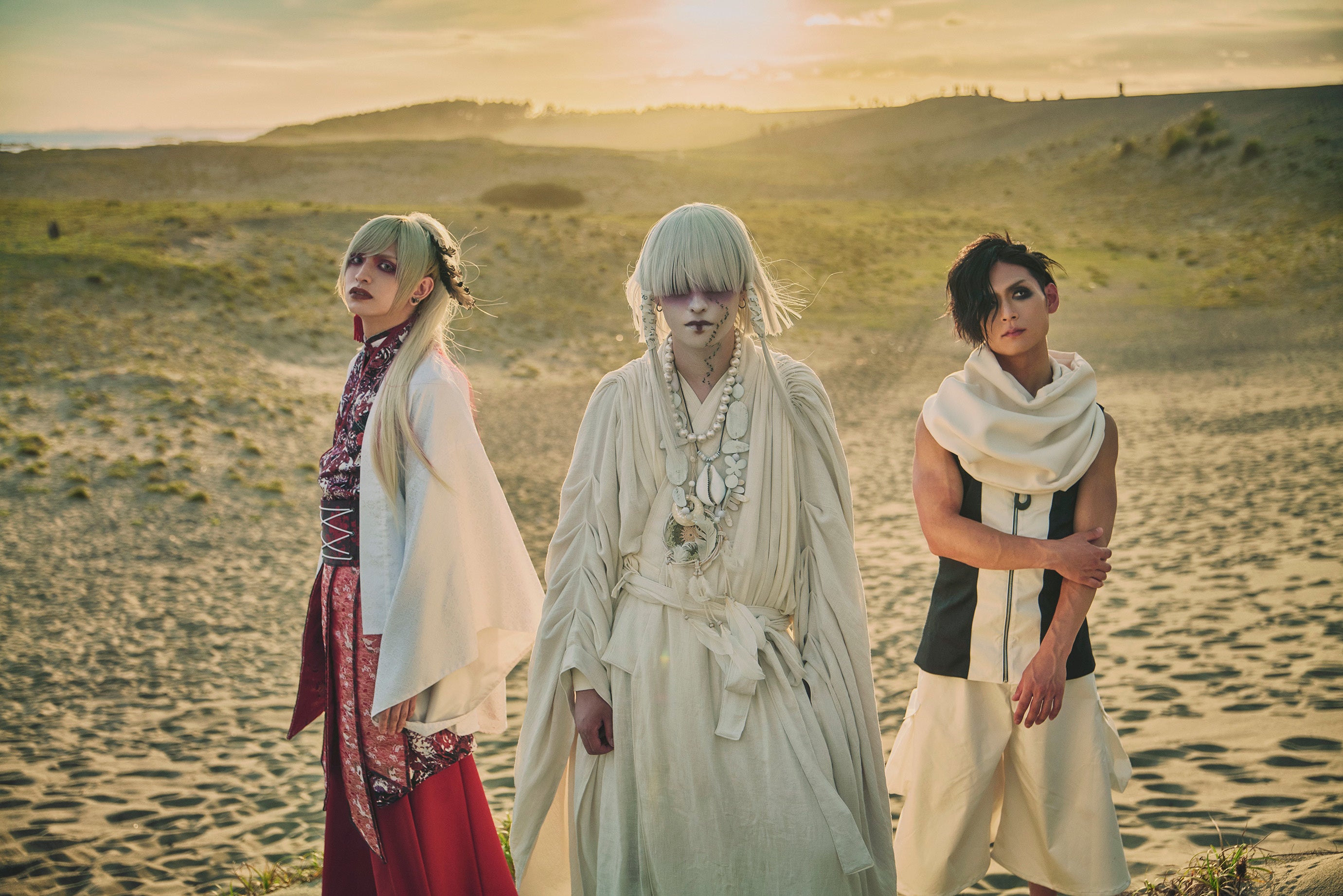 結成7周年の3人組バンド-真天地開闢集団-ジグザグ、DAIGOが