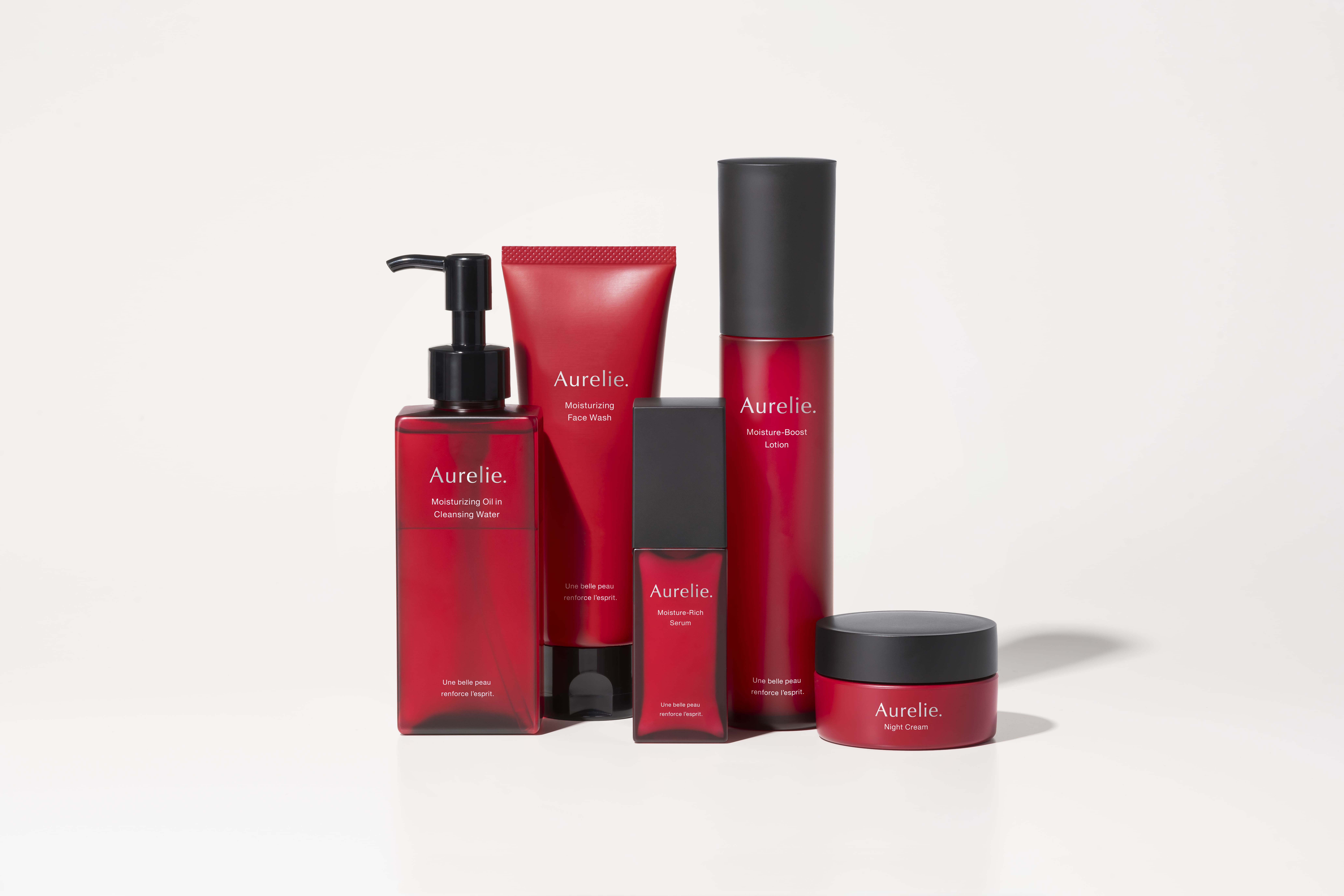 1,000種類以上の美容法を試したMEGUMIプロデュースのスキンケア