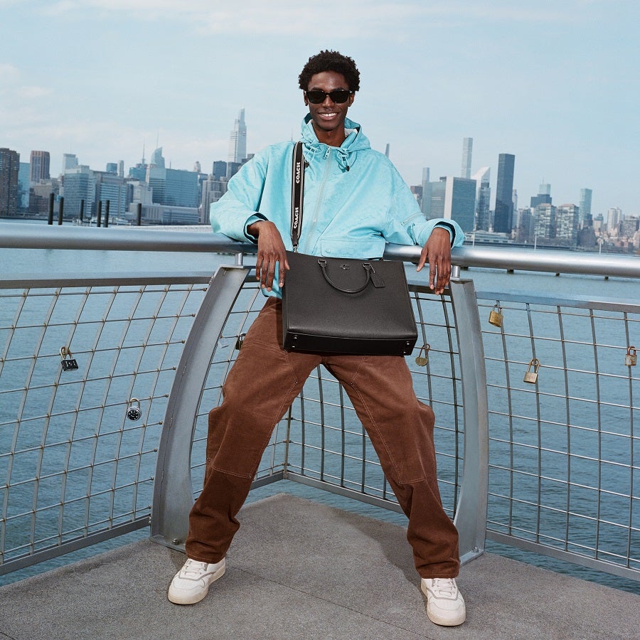 コーチ、父の日にありがとうの気持ちとともに贈りたい 