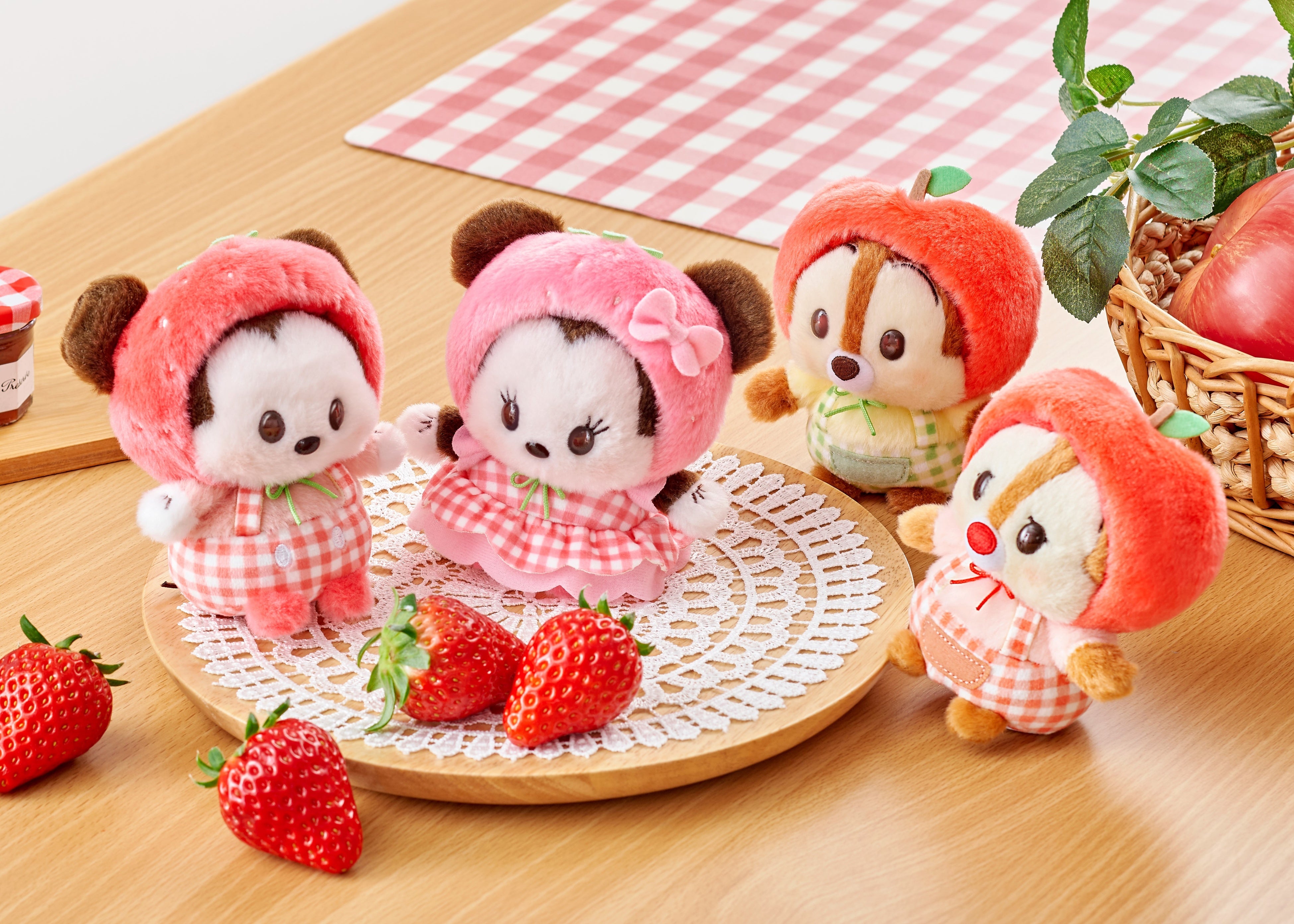 ミニーマウスやマリーと甘いフルーツをテーマにした新コレクション