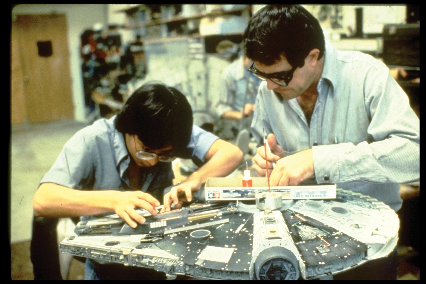 映画撮影用模型を1/1スケールで組み立てる『スター・ウォーズ