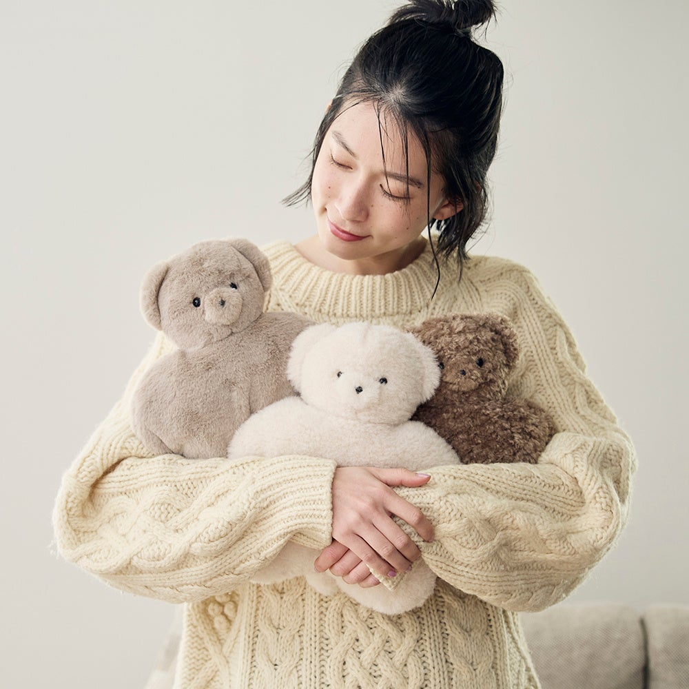 ぬいぐるみみたいなフワフワくまの「テディウォーマーシリーズ」に2024