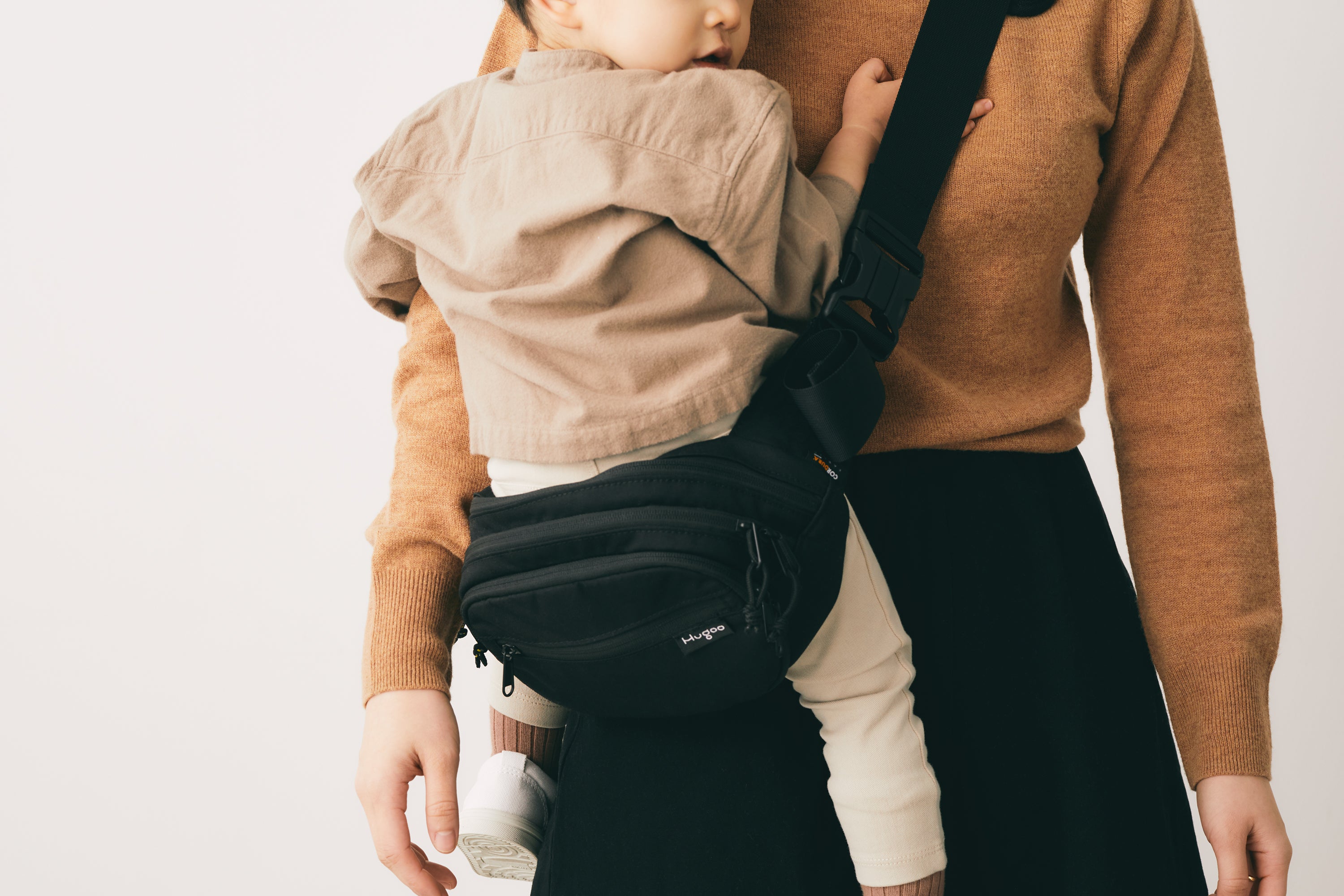 販売開始10分で応援購入総額400万突破！子育てショルダーバッグ「Hugoo