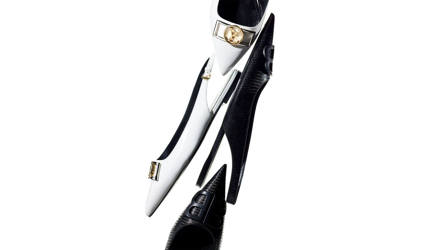 ルイ・ヴィトンとバレンシアガの「ロゴ入り」フラットシューズ2選