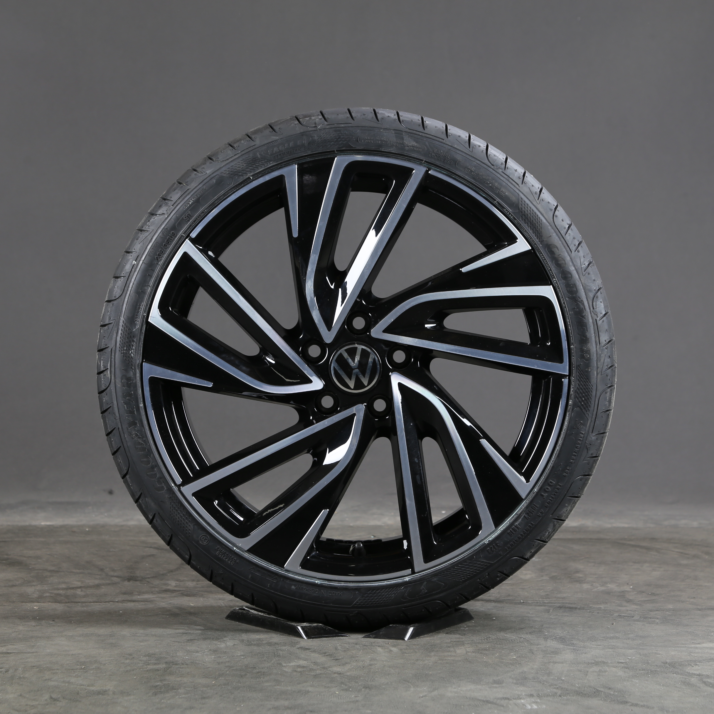 19 inch VW Golf VIII 8 GTI GTD original summer wheels Adelaide