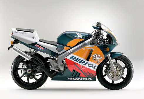 打倒Ninja ZX-25Rか！ 「CBR250RR」がパワーアップして刷新、CBR伝統の