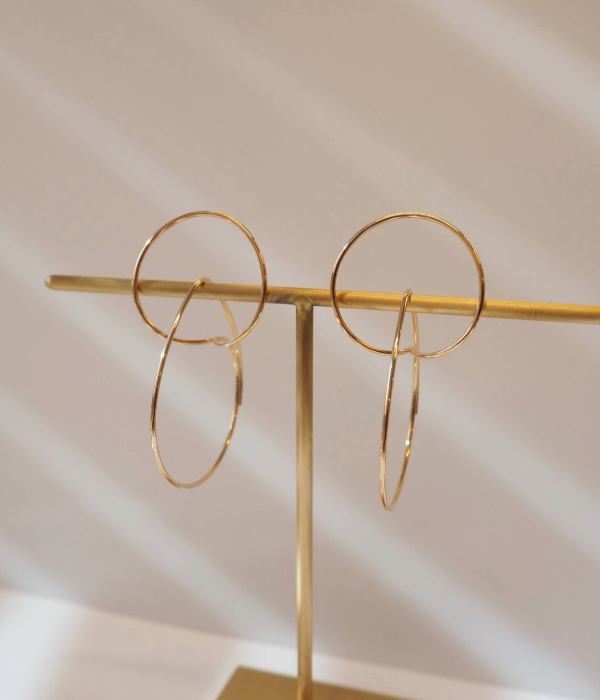 All About Basicsフローティングフープ ピアス M サイズ | プリベ石川