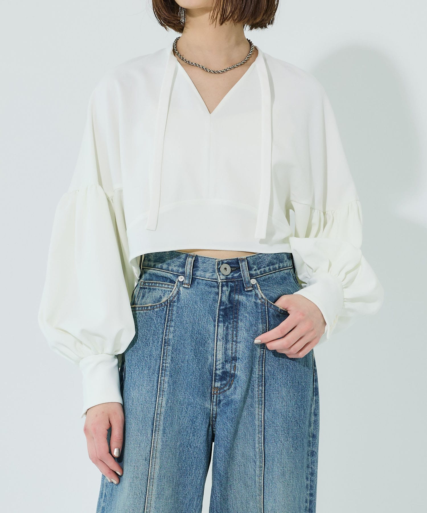 クロップドボリュームスリーブブラウス(FREE IVORY): : ウィメンズ