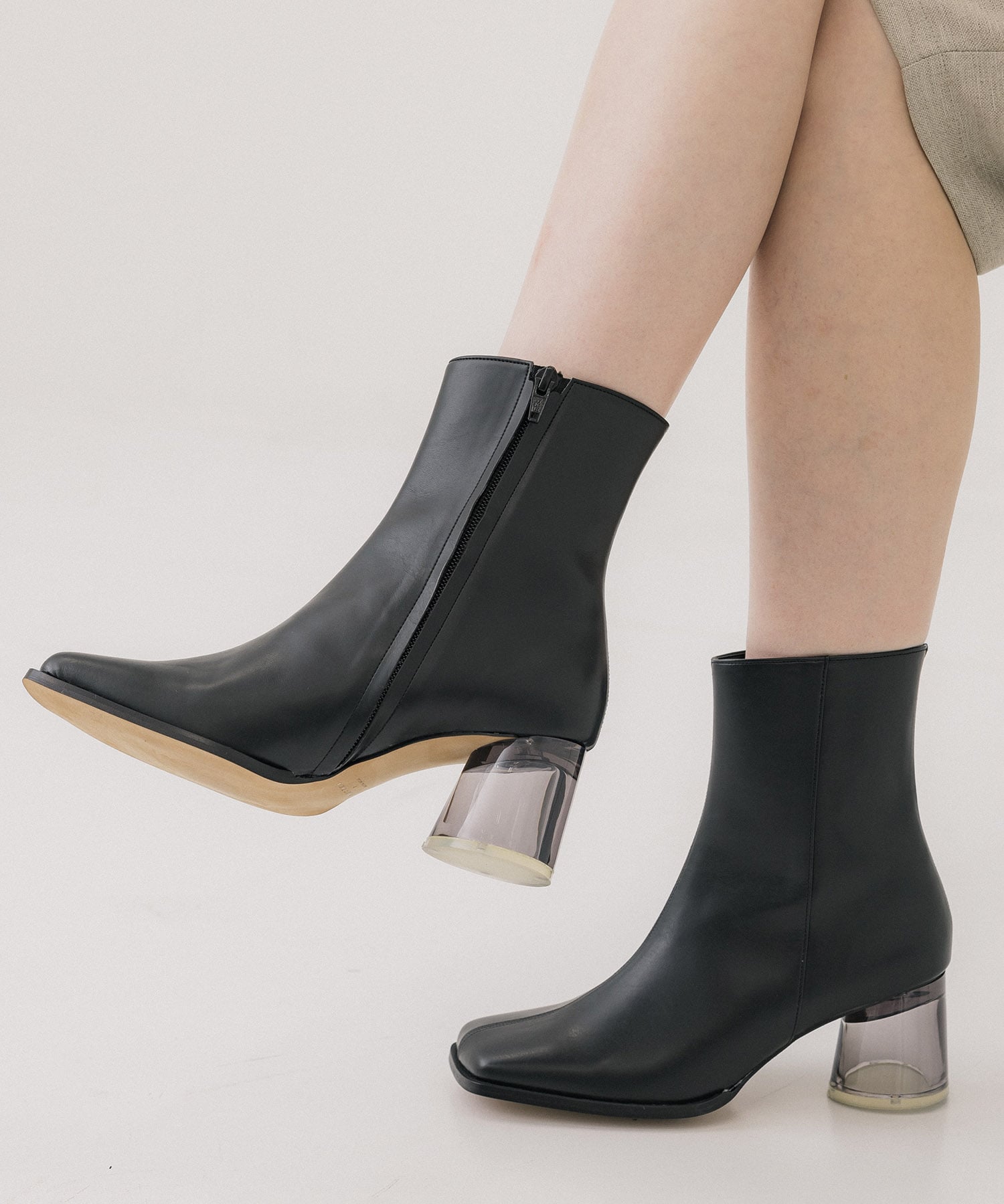 アシメスクエアショートブーツ(1 BLACK): : ウィメンズ｜PUBLIC TOKYO