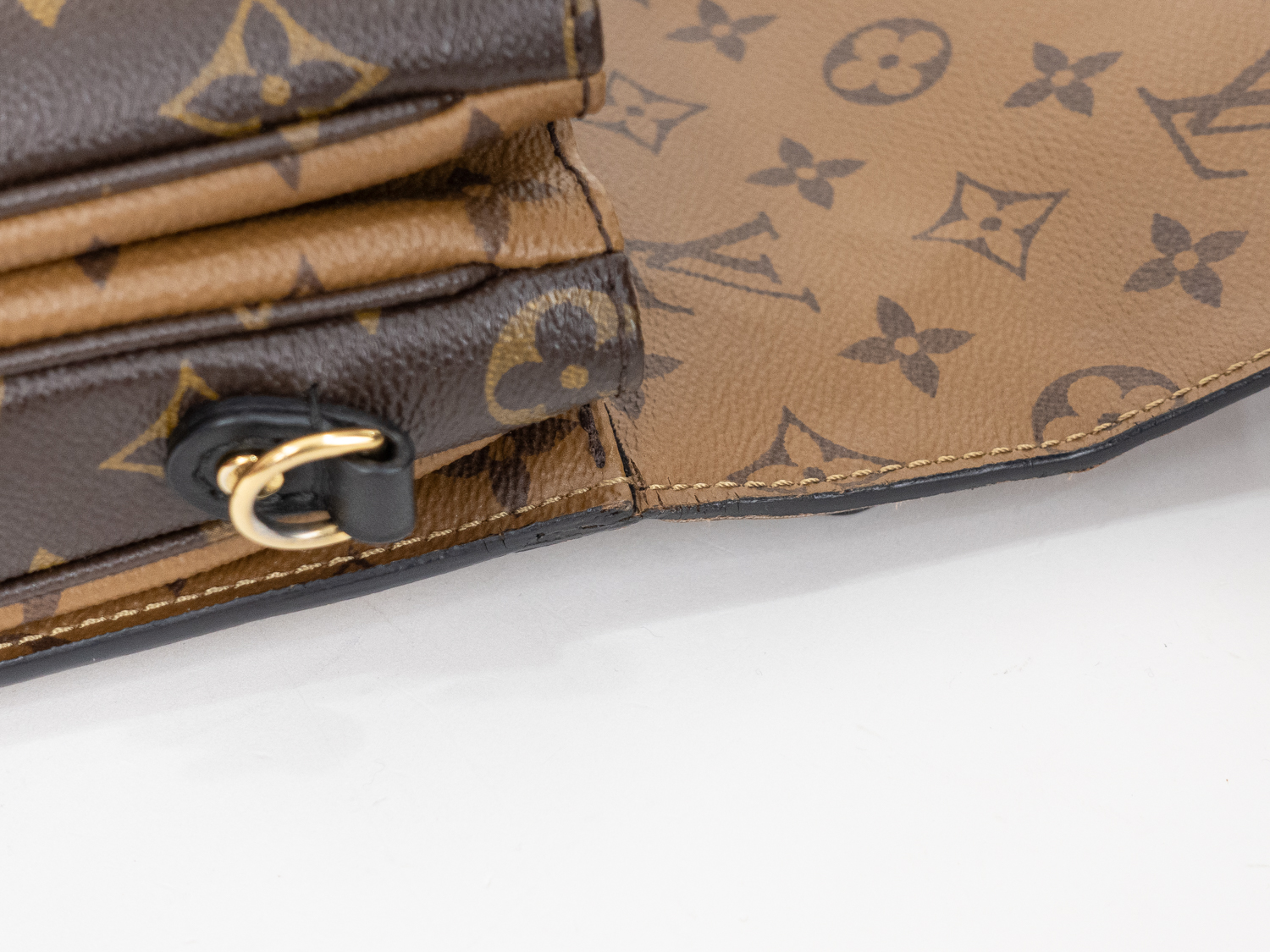 Louis Vuitton Pochette Métis in Reverse Monogram (DU4146) - Purse