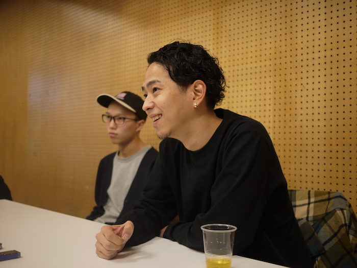 インタビュー】ジャジーでグルーヴィーなサウンド＋生々しいラップ！唾