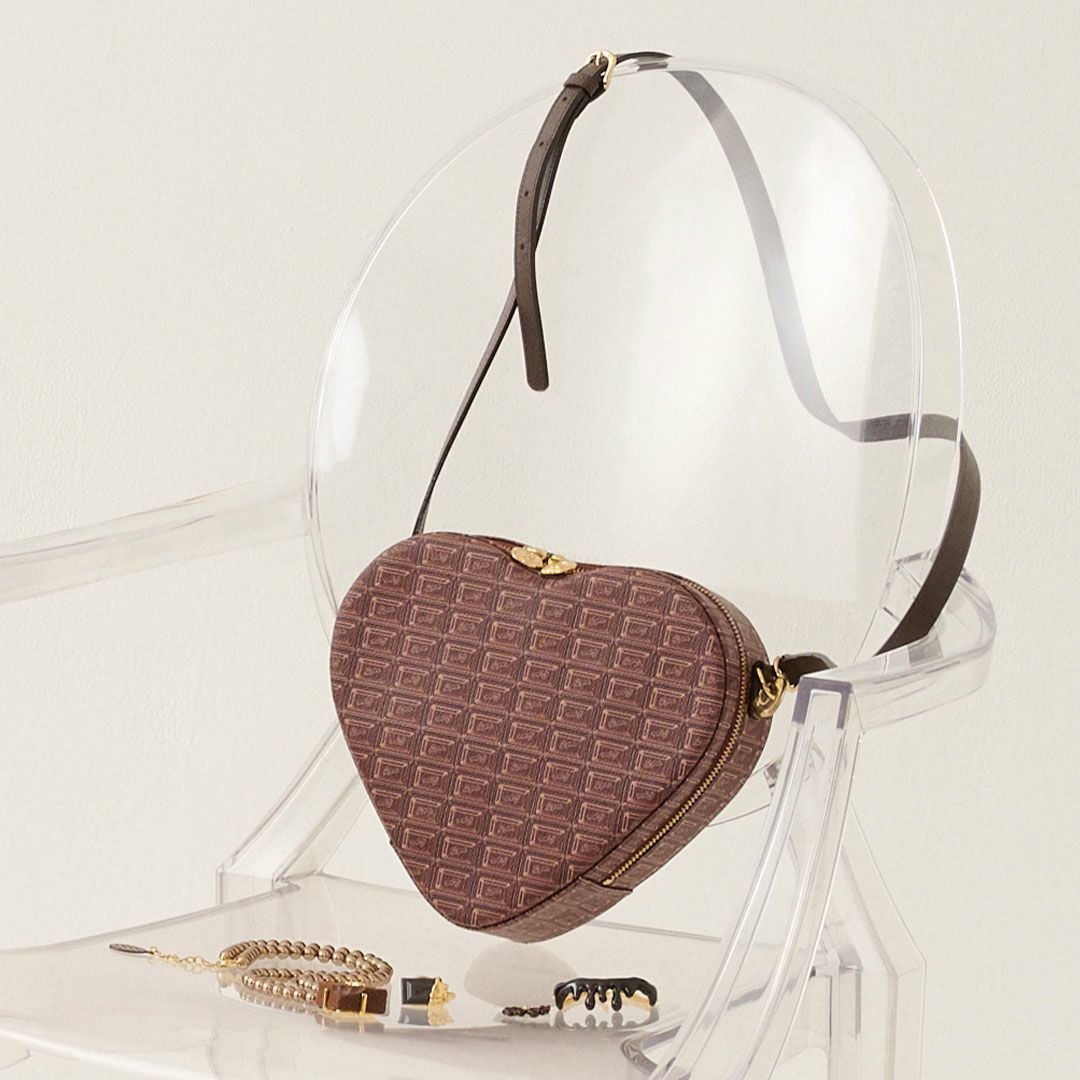 残り1点】ビターチョコレート・ハート クロスボディーバッグ | Q-pot