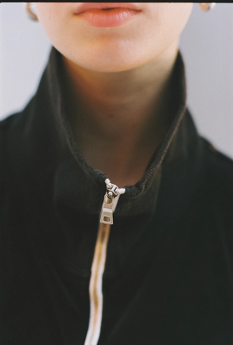 ANCELLM × barbell objectの別注ベロアジャージのセットアップが発売