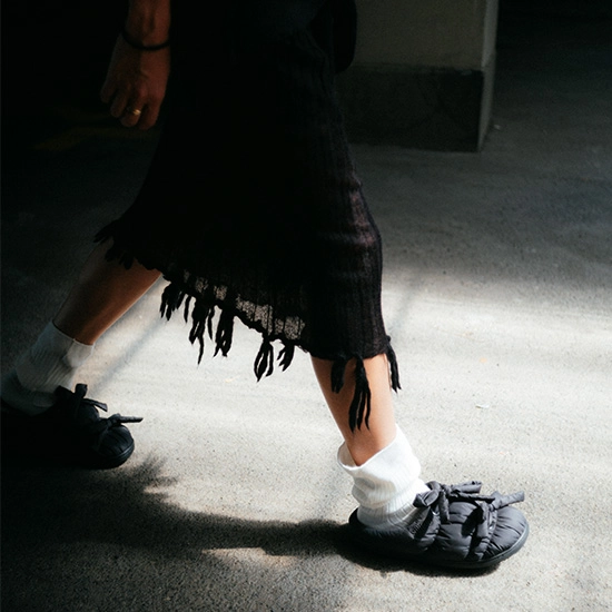 PERVERZEが日本発のサンダルブランドSUBUとのコラボレーション商品を