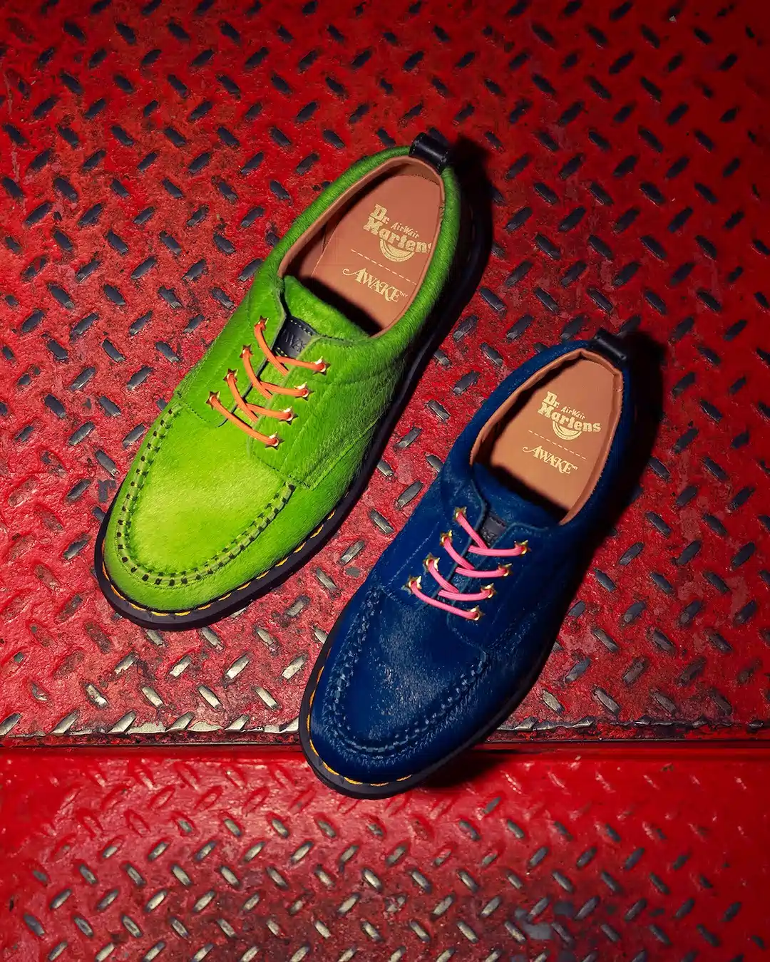 DR. MARTENS X AWAKE NY 初コラボレーションが販売、表情豊かで色
