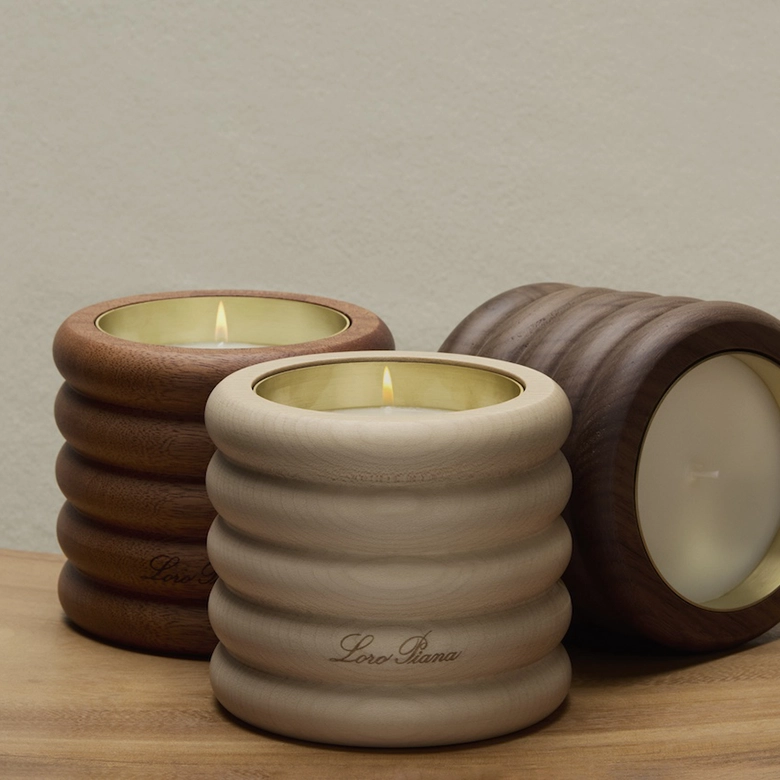 Loro Pianaから新しい香り体験、希少素材のキャンドル発売 │ QUI