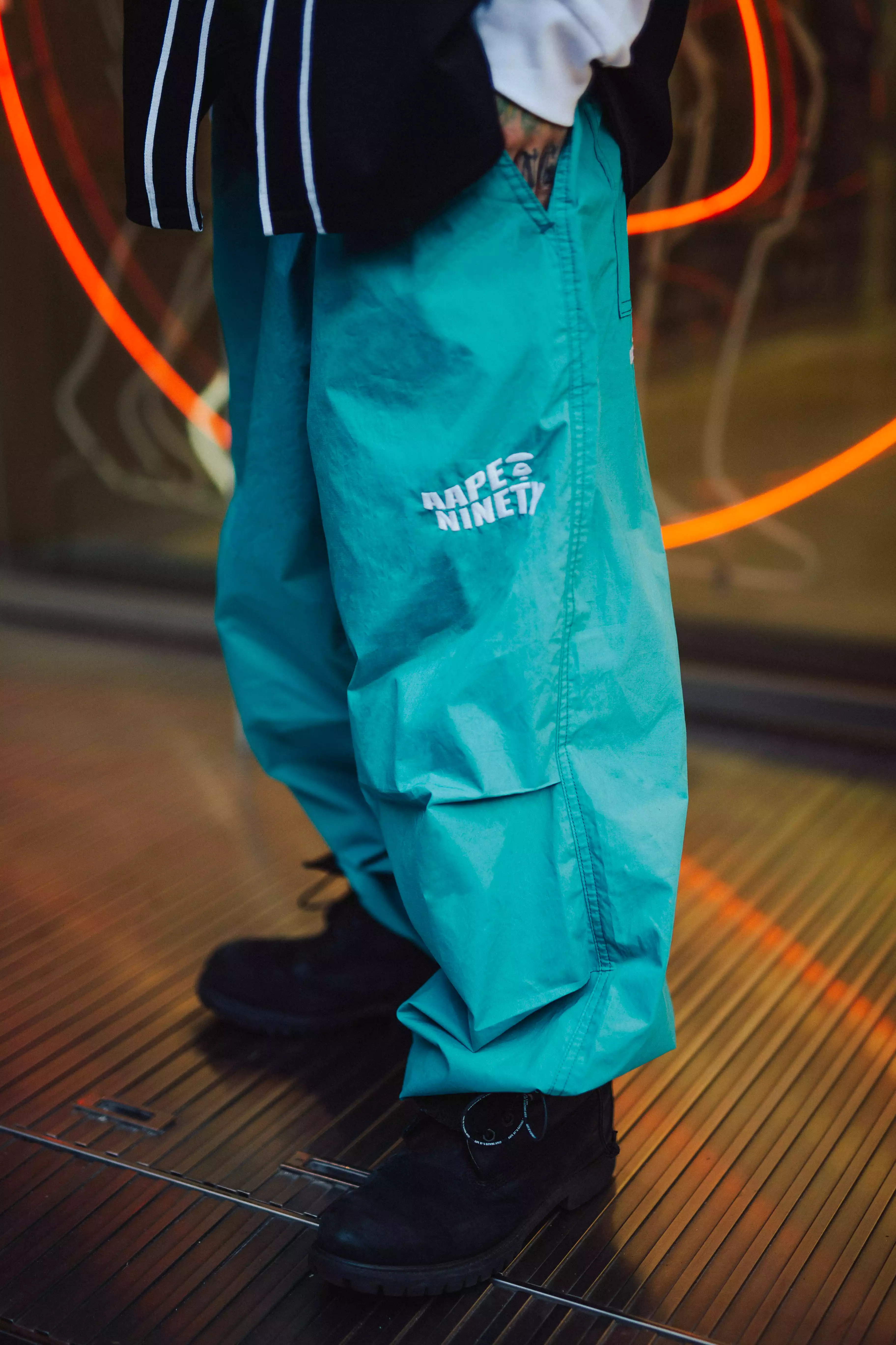 9090とAapeがコラボ・90年代の裏原の世界観とヒップホップカルチャーを