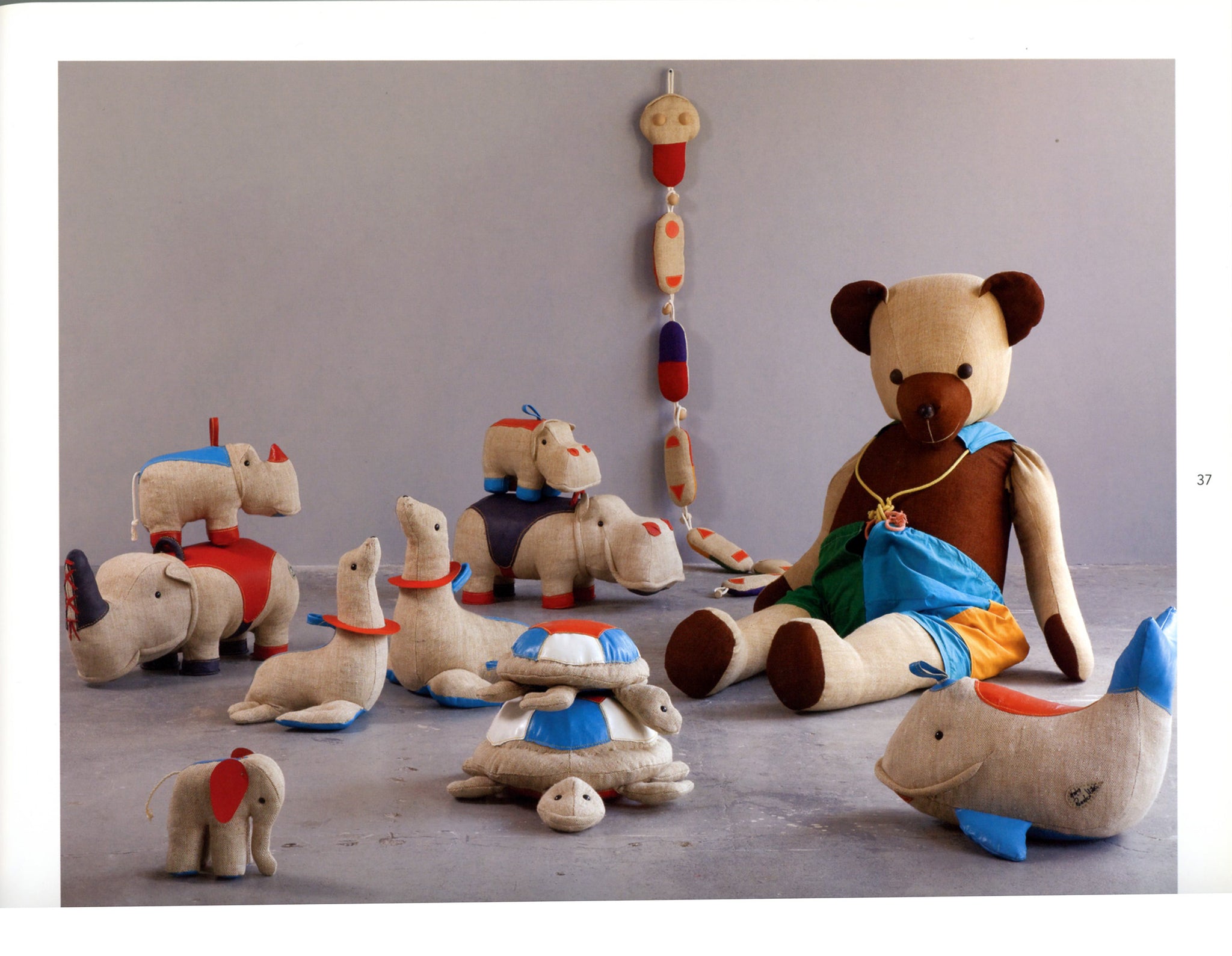 Renate Müller: Toys + Design – R & Company