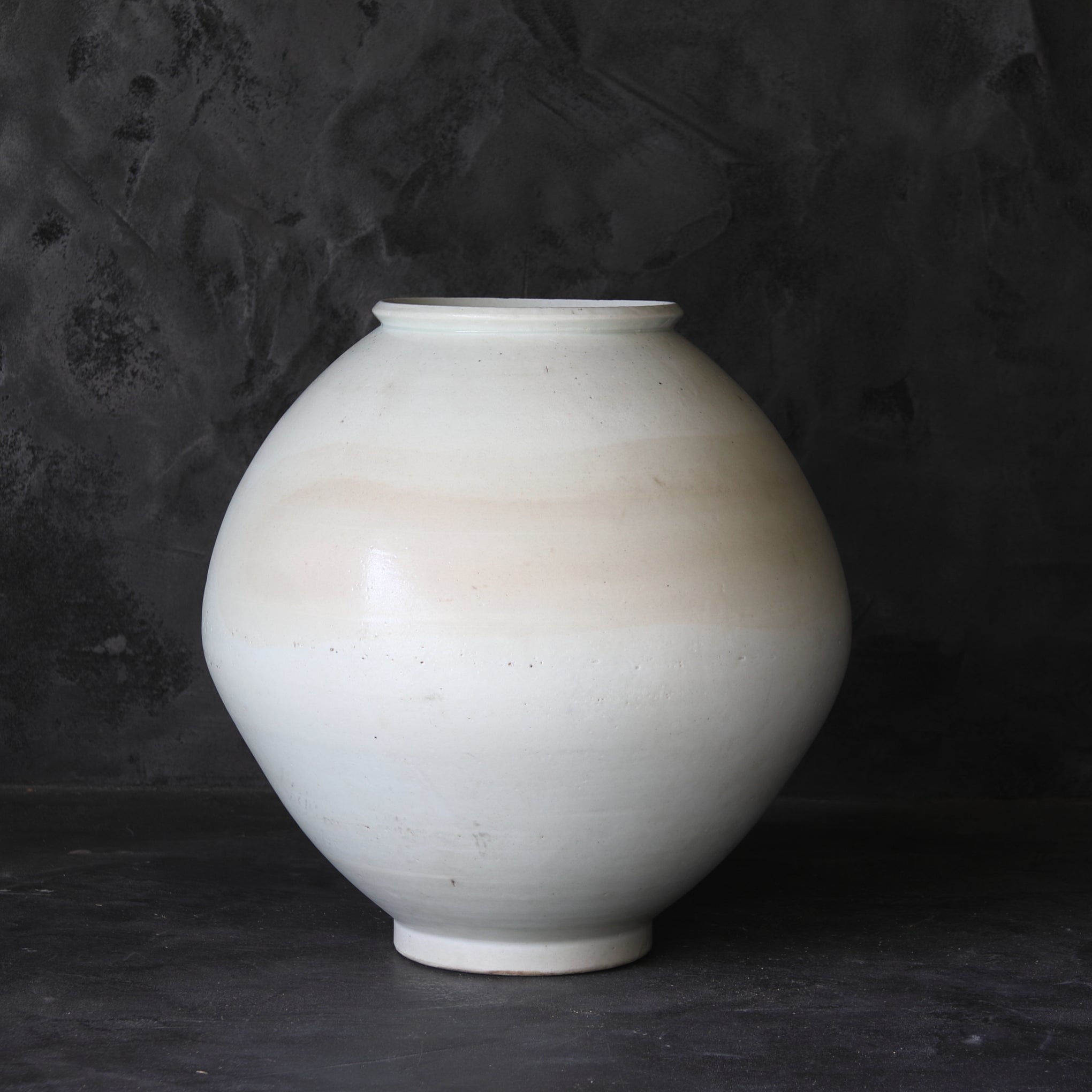 李朝 白磁 満月壷（タルハンアリ） | 入蘆花（ロカニイル）