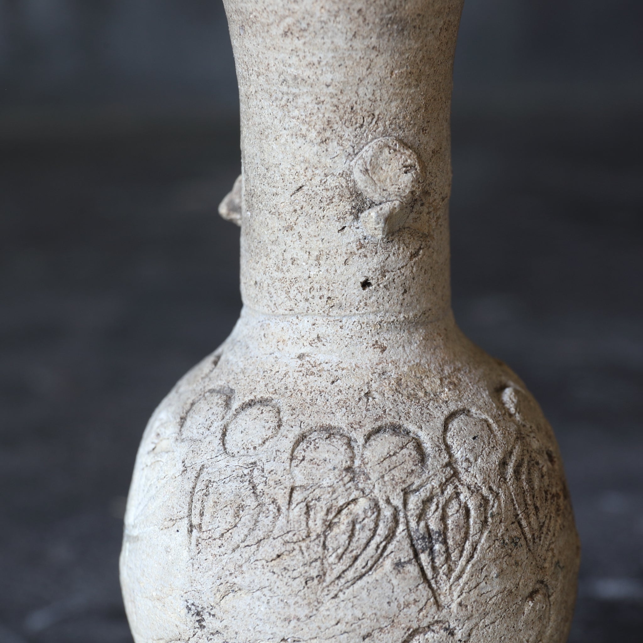 鎌倉時代 古瀬戸 印花文仏花瓶（1185–1333 CE） | 入蘆花（ロカニイル）