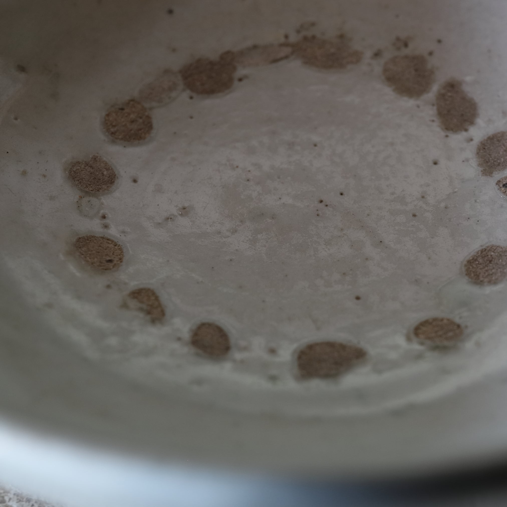 李朝 白磁茶碗 抹茶碗（1392–1897 CE） | 入蘆花（ロカニイル）