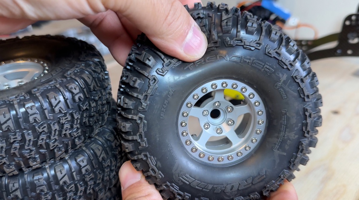 タイヤ】プロライン Trencher 1.9 プレデーター を アリエクスの安