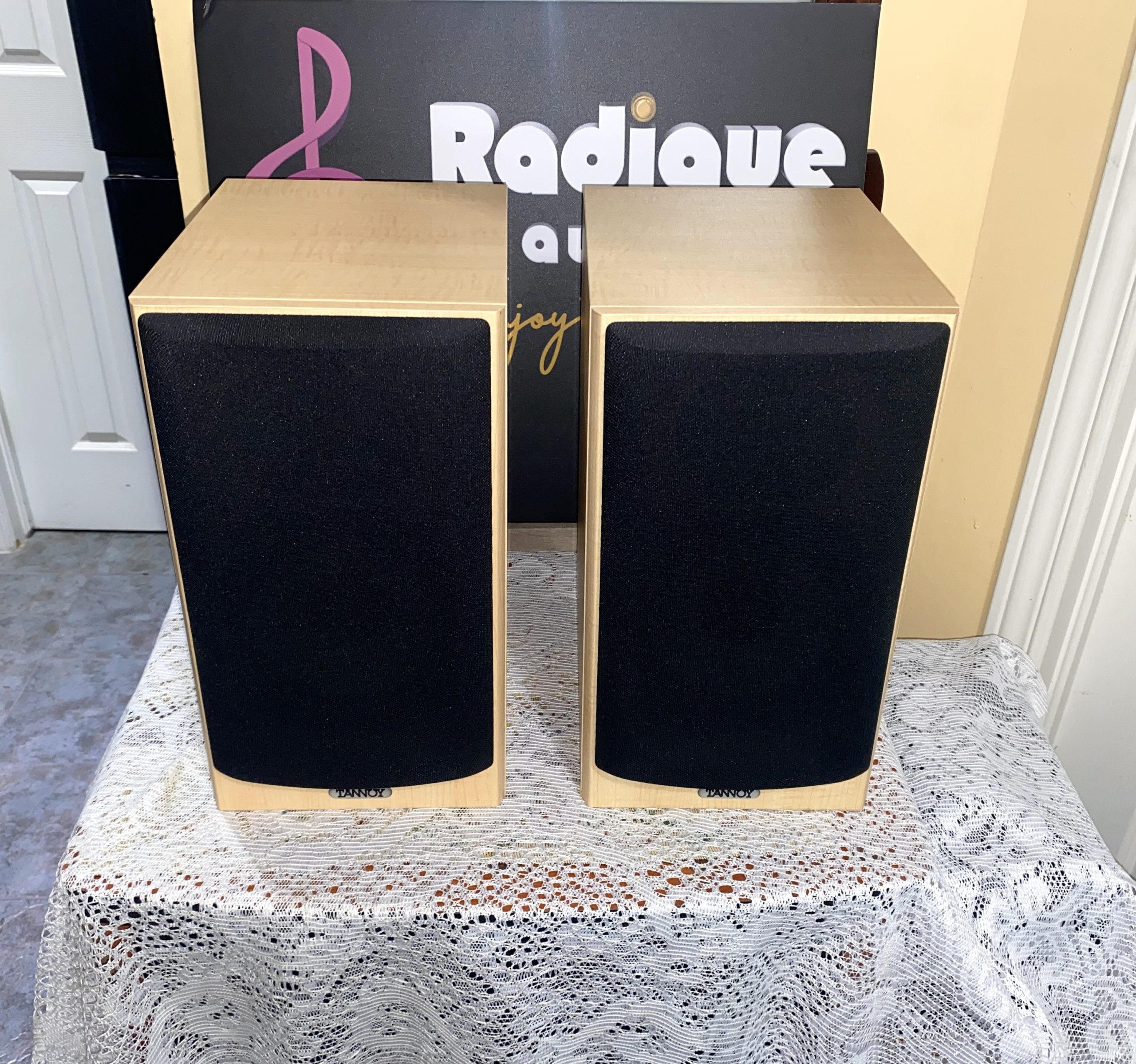 Tannoy Mercury Bookshelf Speakers in Light Maple Mercury mx2