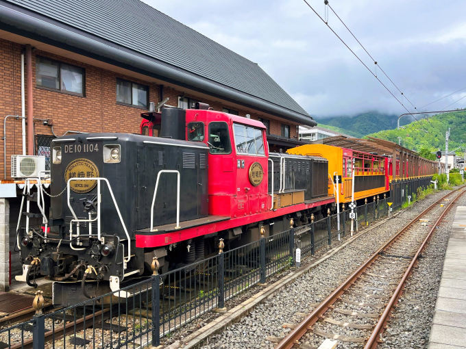 嵯峨野観光鉄道DE10形ディーゼル機関車 嵯峨野 トロッコ嵯峨駅 鉄道