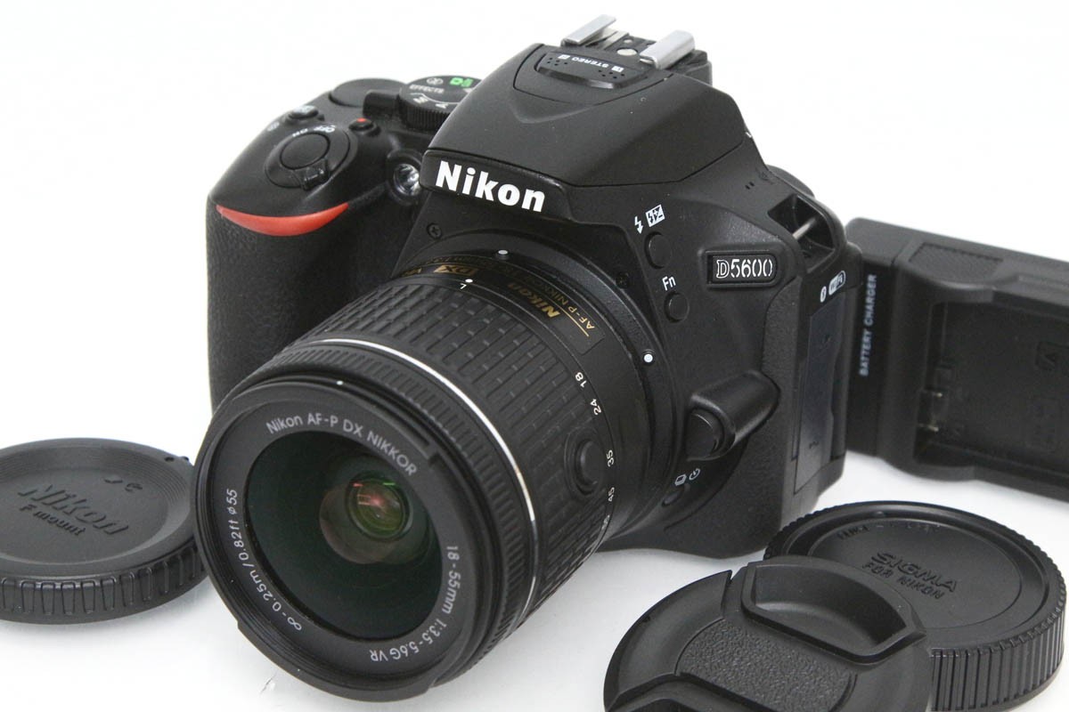 D5600 18-55 VR レンズキット CA01-R4368-3U1A | ニコン | デジタル