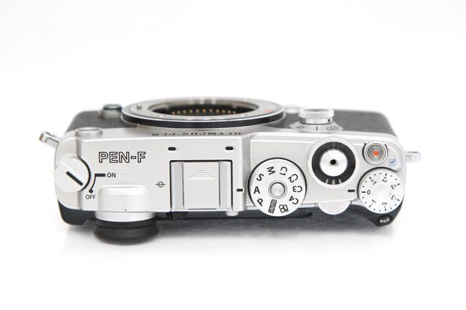OLYMPUS PEN-F ボディ シルバー シャッター回数約6150回以下 A919-2Q1