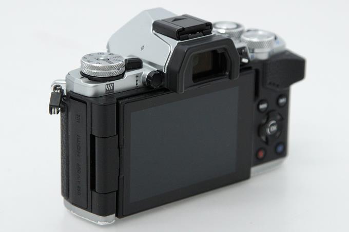 OM-D E-M5 Mark II ボディ シルバー シャッター回数約15400回以下
