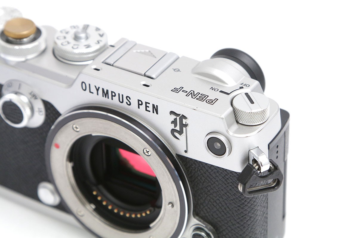 OLYMPUS PEN-F ボディ [シルバー]（純正予備バッテリー付き・センサー