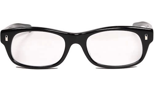 サングラスはシンプルが一番！ STUSSY EYEGEAR MICHAEL