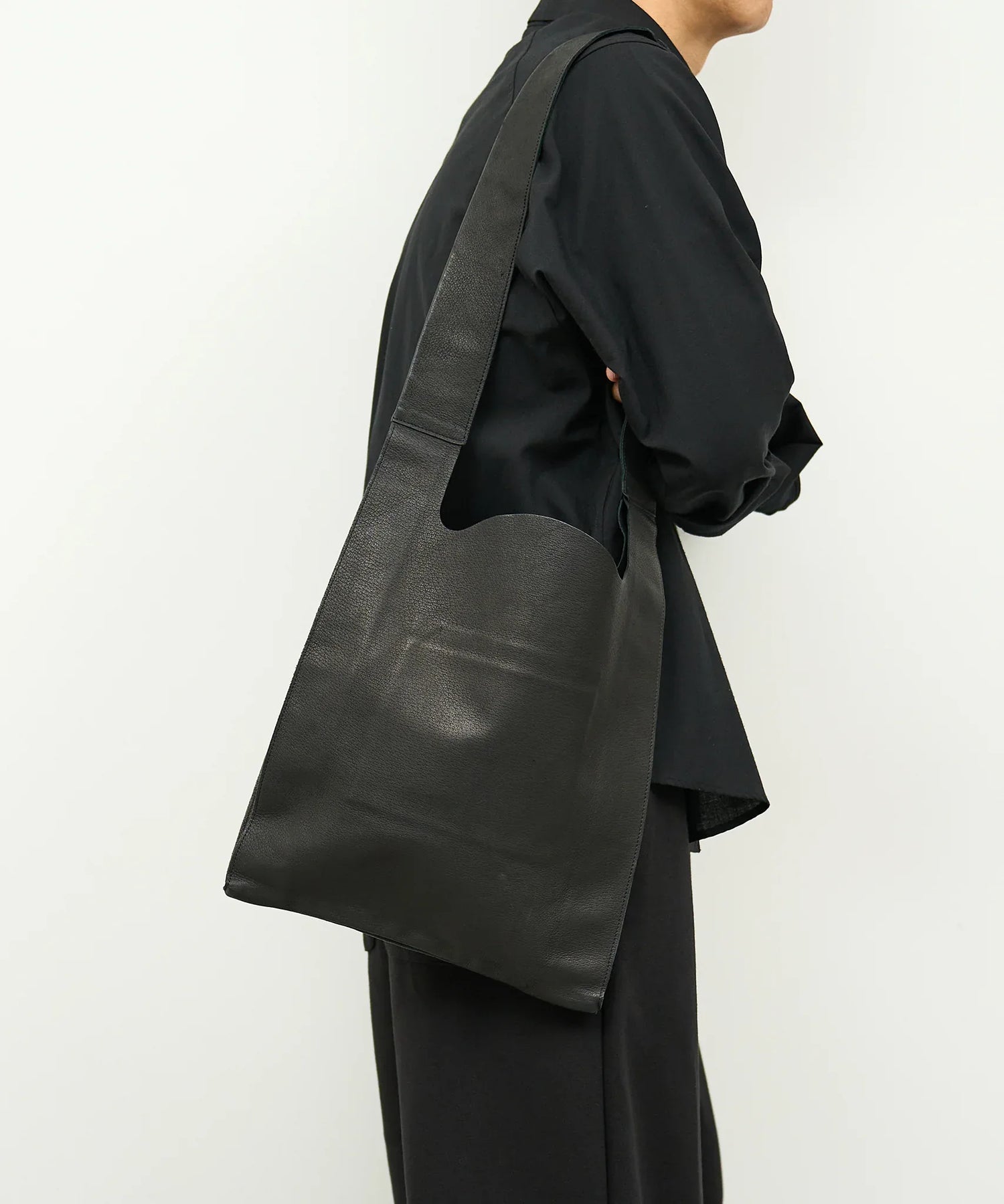 軽くて柔らかい豚革ショルダーバッグ - シンプルなレジ袋スタイル – REN