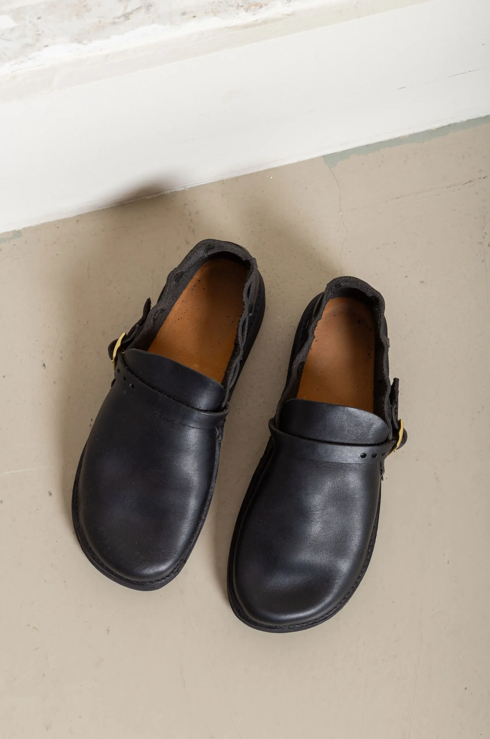 Aurora Women Middle English Black