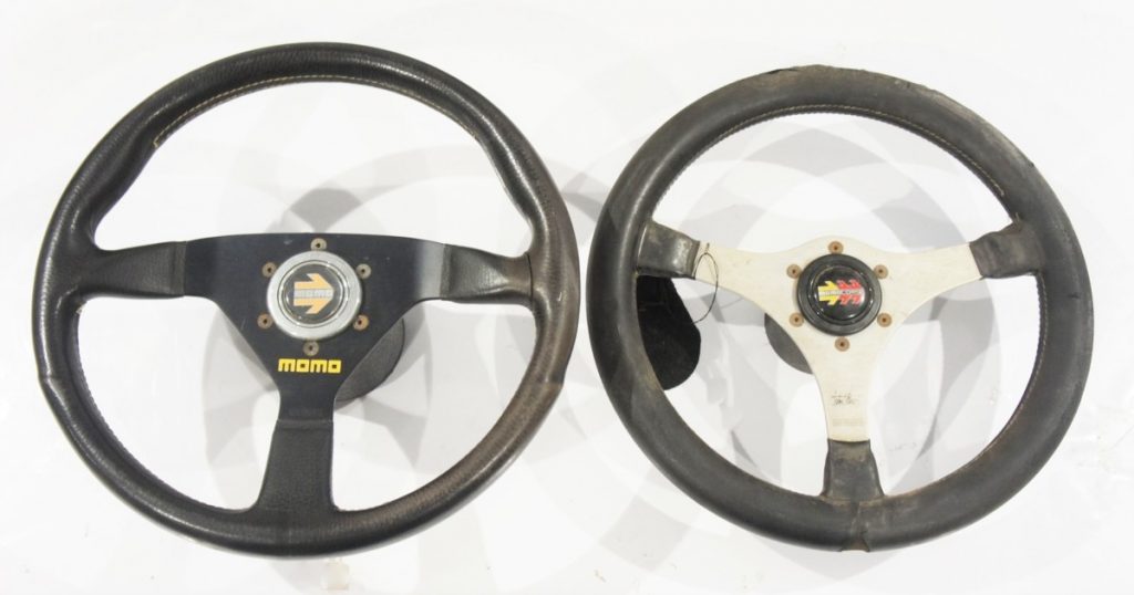 MOMO モモ ステアリング TYP V35 他 2セットの買取実績【錬金堂】