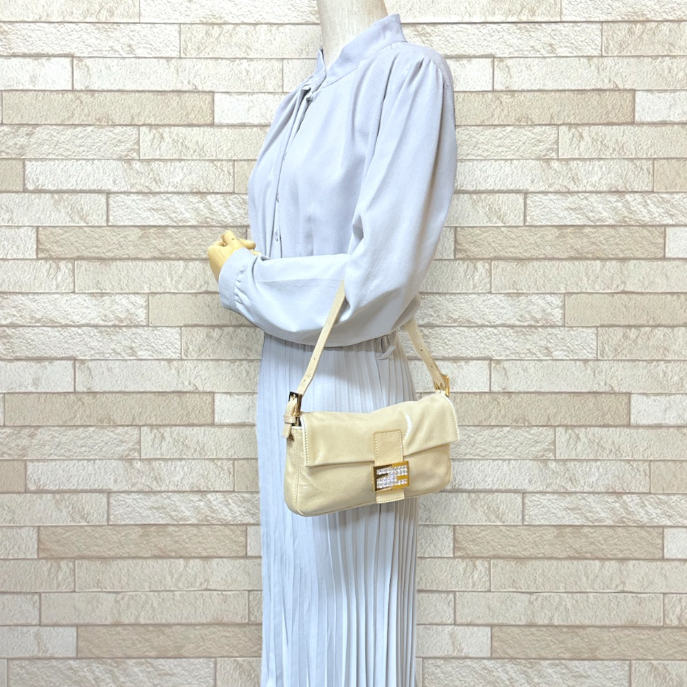FENDI フェンディ マンマバケット ショルダーバッグ レザー ベージュ
