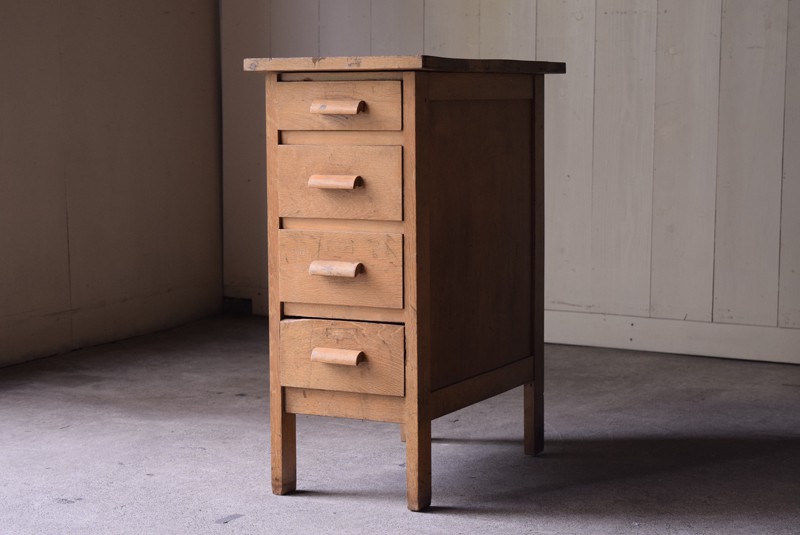 アンティーク ナラ材無垢 明るい木味の袖机 | REFACTORY antiques