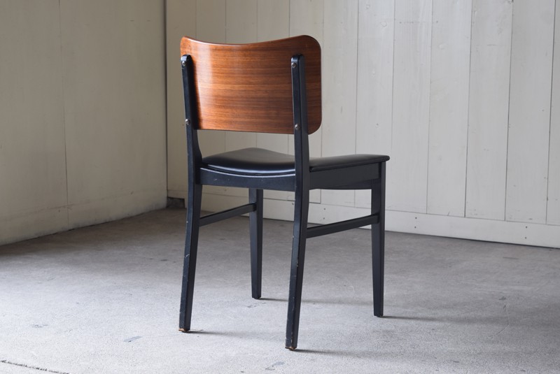 ヴィンテージ イギリス BEAUTILITY チーク材 木製ペイントチェア①