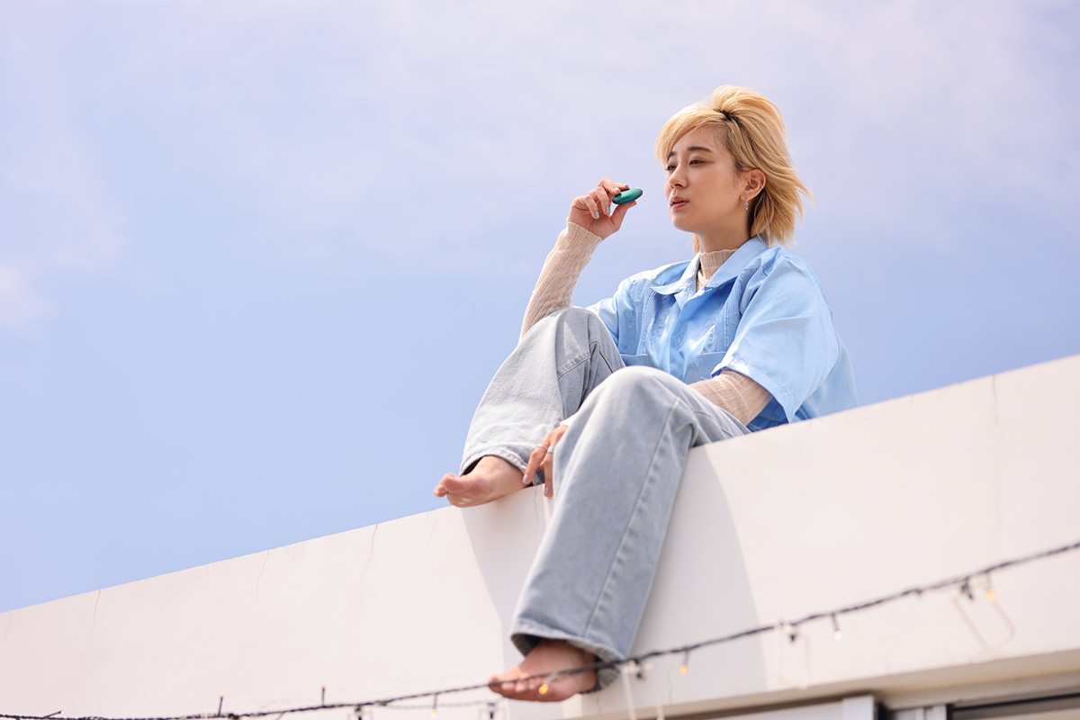 Relaaaax | ベイビーわるきゅーれ主演 伊澤彩織が実践する身体と心の